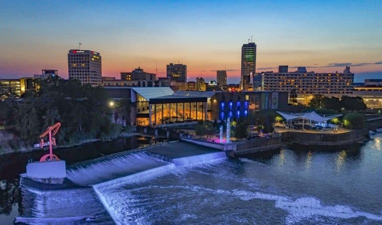 Airport Car Service Chicago O'hare To and From South Bend (IN)