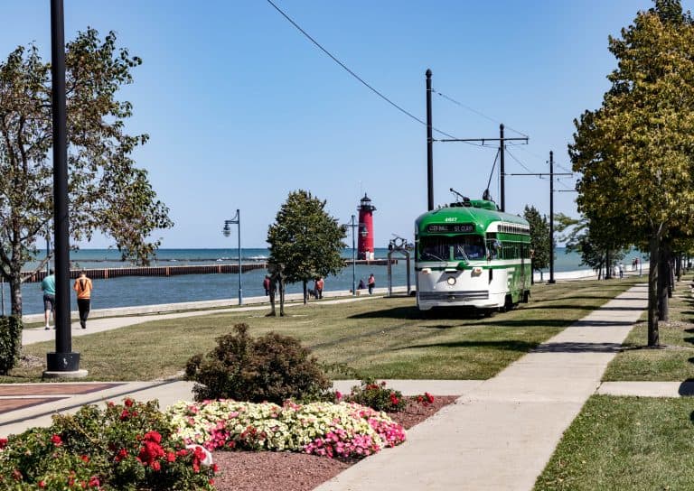 Airport Car Service Chicago O'hare to and from Kenosha (WI)