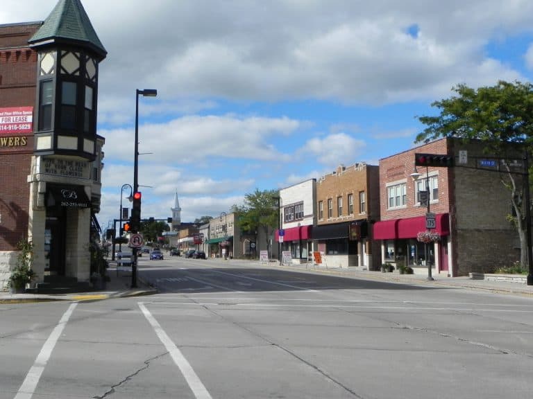 Airport Car Service Chicago O'hare to and from Menomonee Falls (WI)