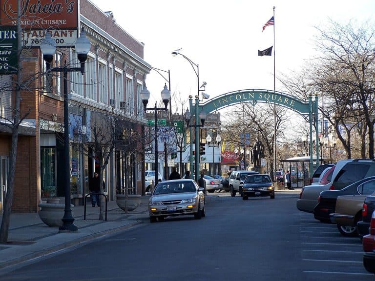 Airport Car Service Chicago Ohare to and from Lincoln Square Chicago Illinois