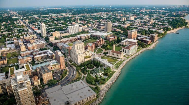 Car Service to Midway Airport MDW Loyola Chicago Illinois